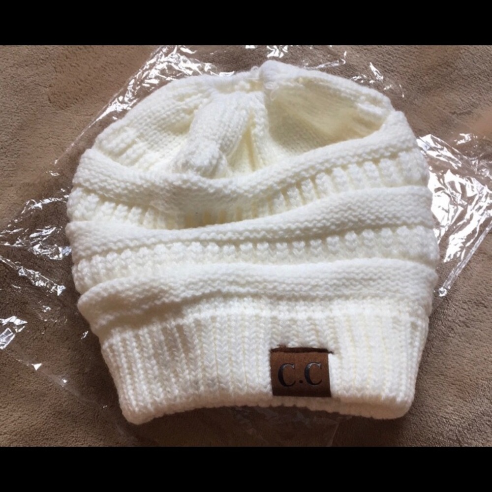 Cc beanie bun ponytail